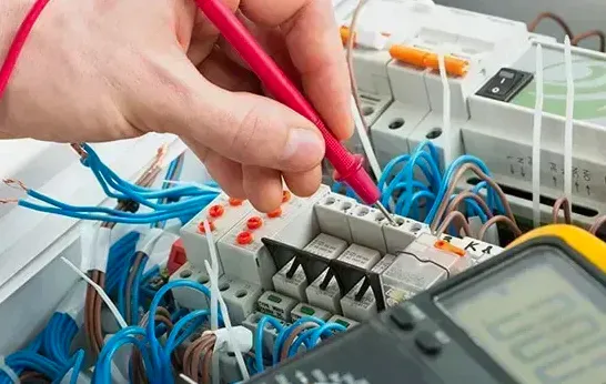 Professional electrician in West Wickham